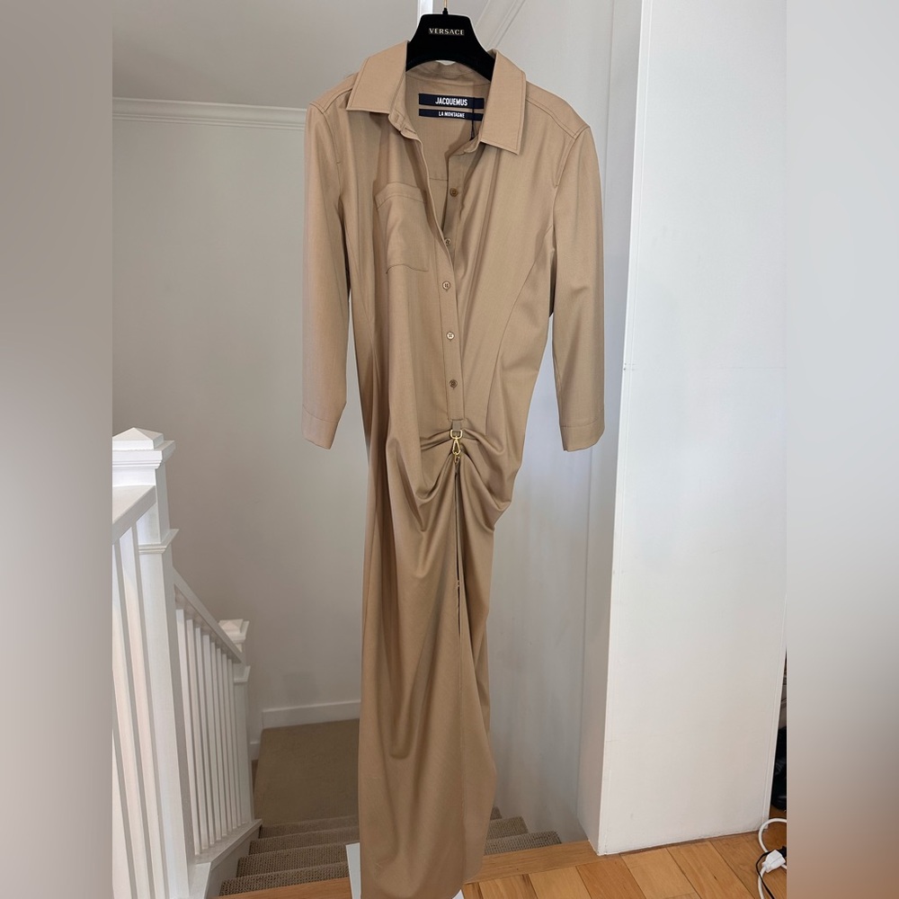 NWT Jacquemus ‘La Robe Jocou’ Midi Shirt Dress Tan/Beige FR44/ US12 $840 Retail - Picture 8 of 14